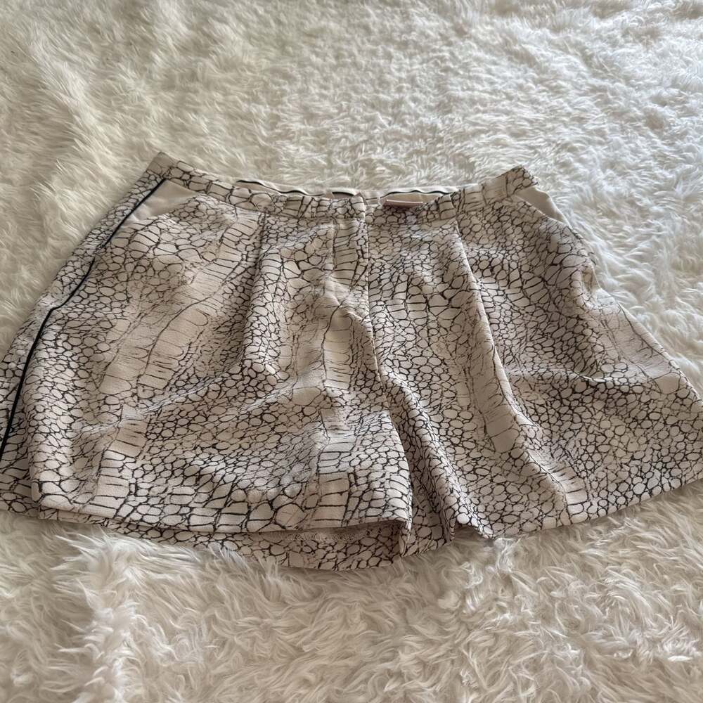 Philosophy Republic Snake Print Shorts Black/White Size‎ 10